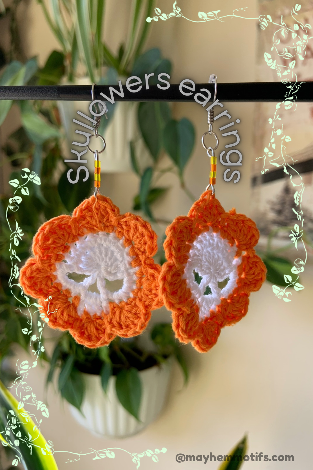 Custom colour skullower earring