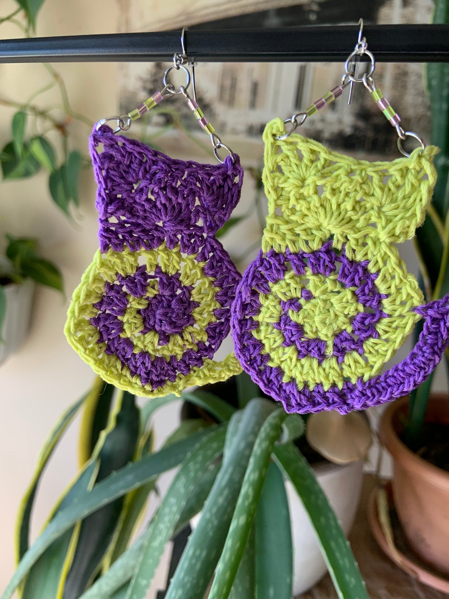 Crochet twisted kitty earrings