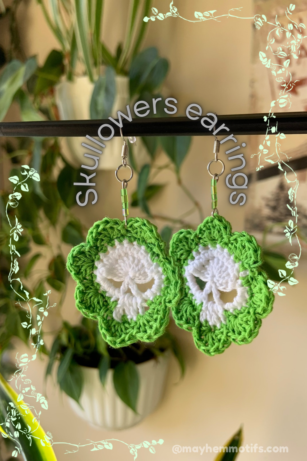 Green skullower earrings
