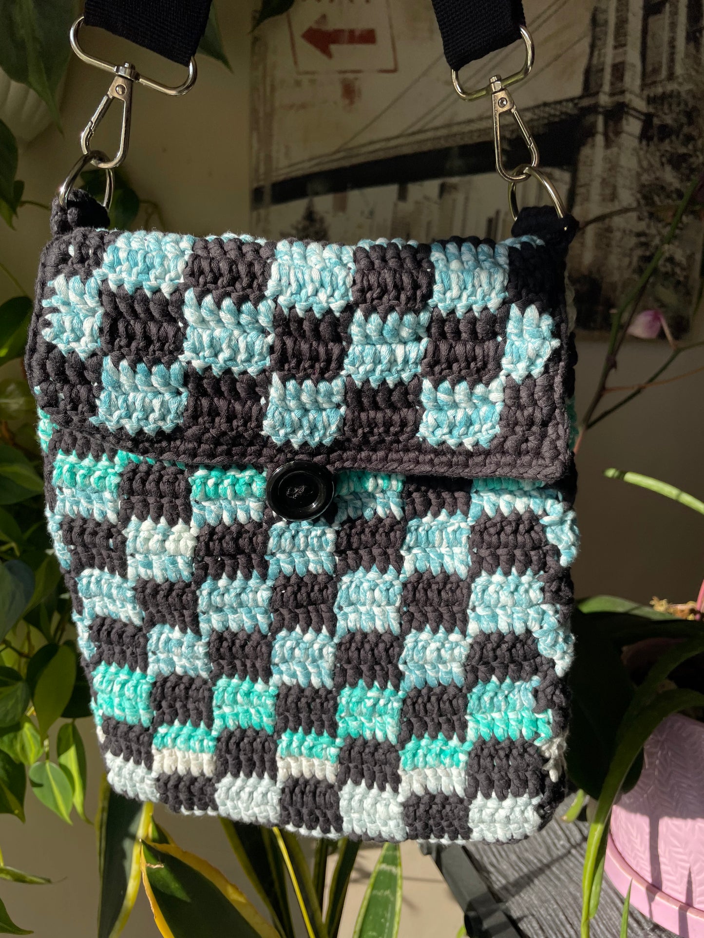 “Check you out” cross body bag