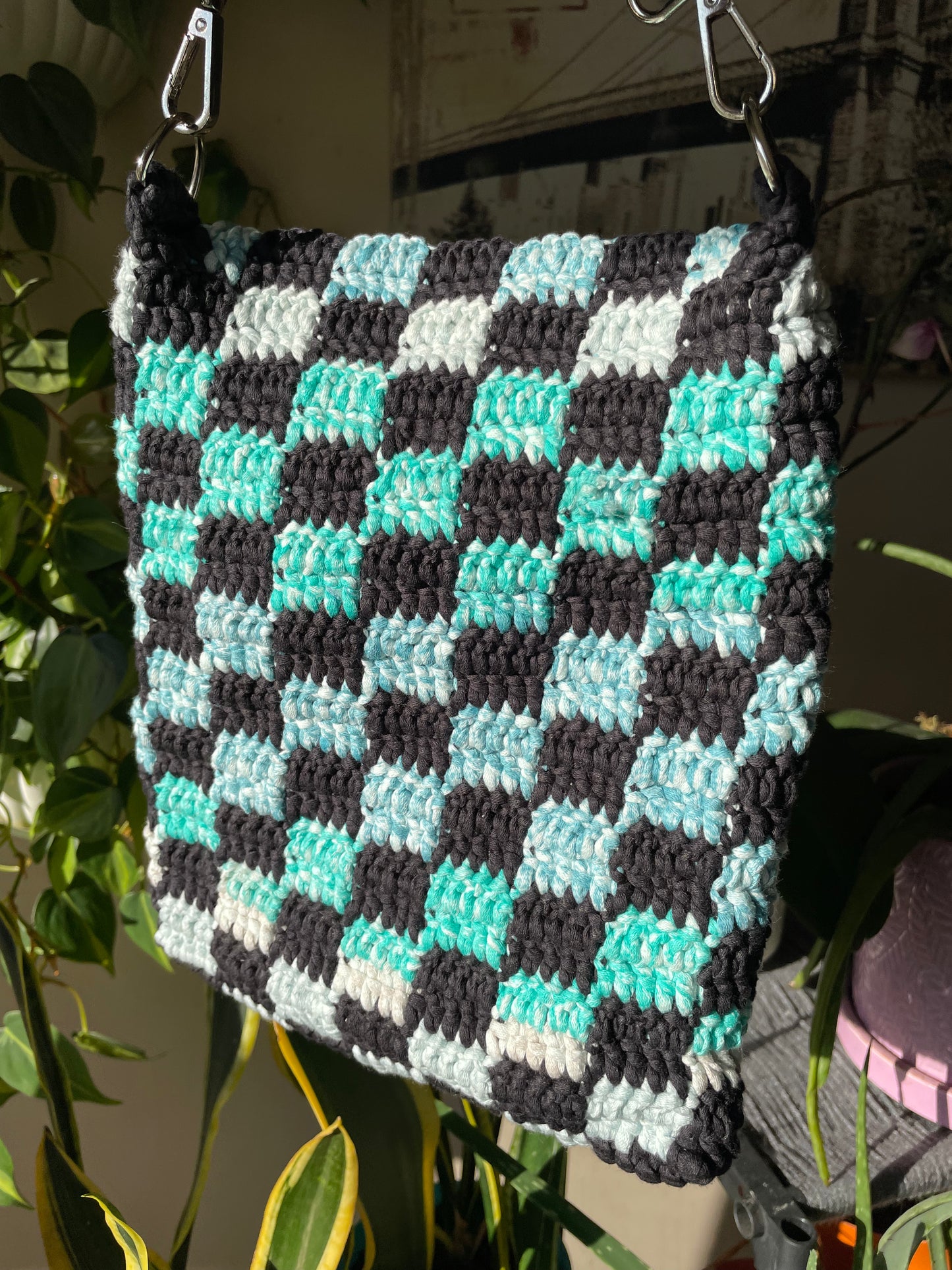 “Check you out” cross body bag