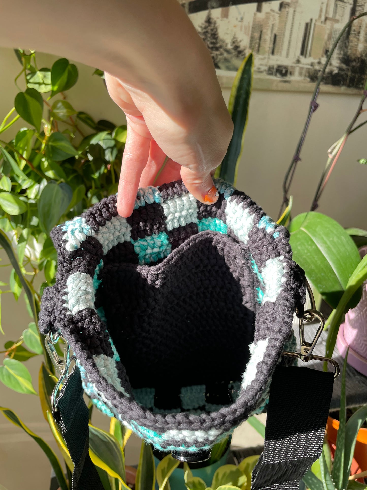 “Check you out” cross body bag