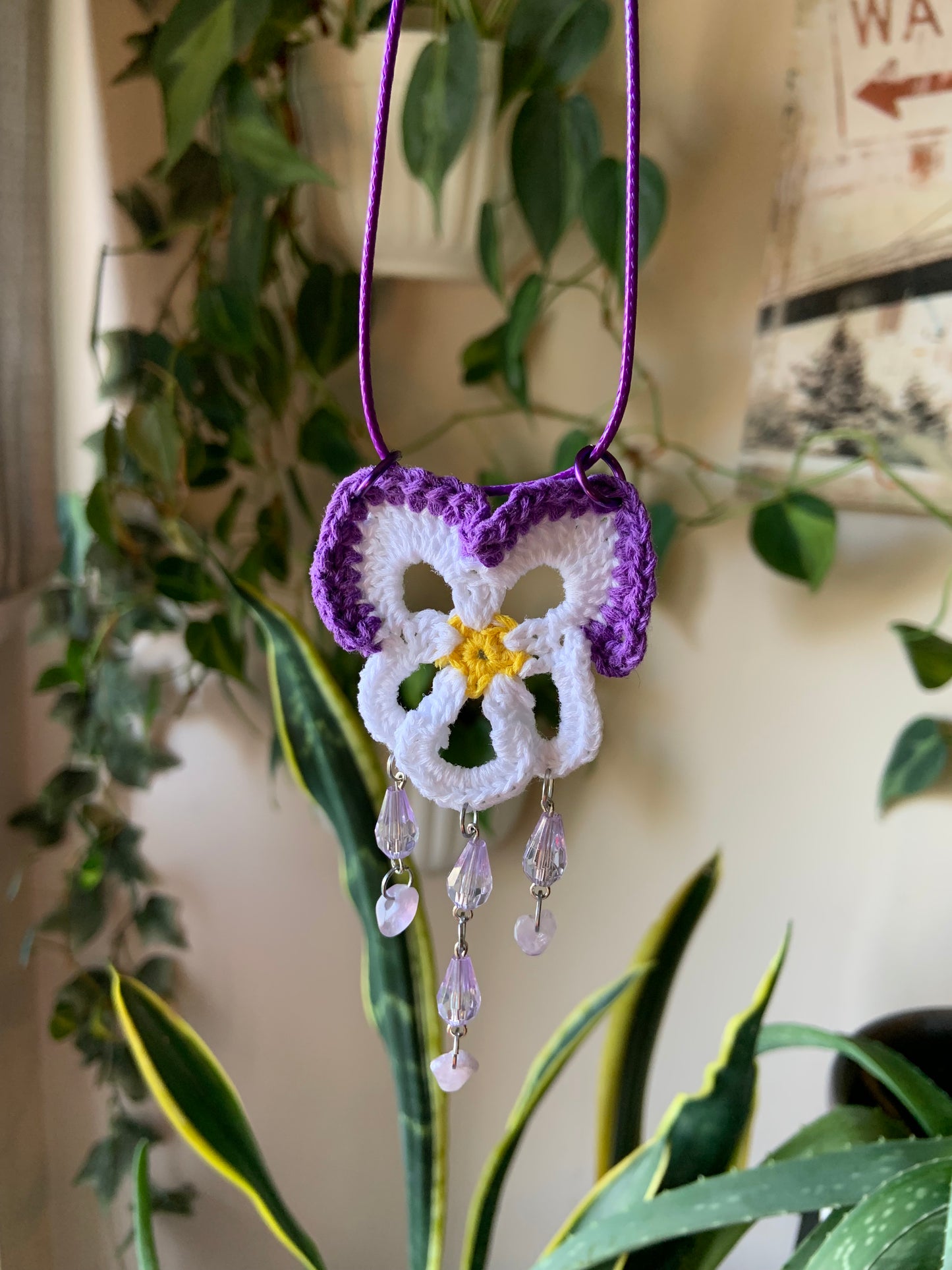 Pretty pansy necklace