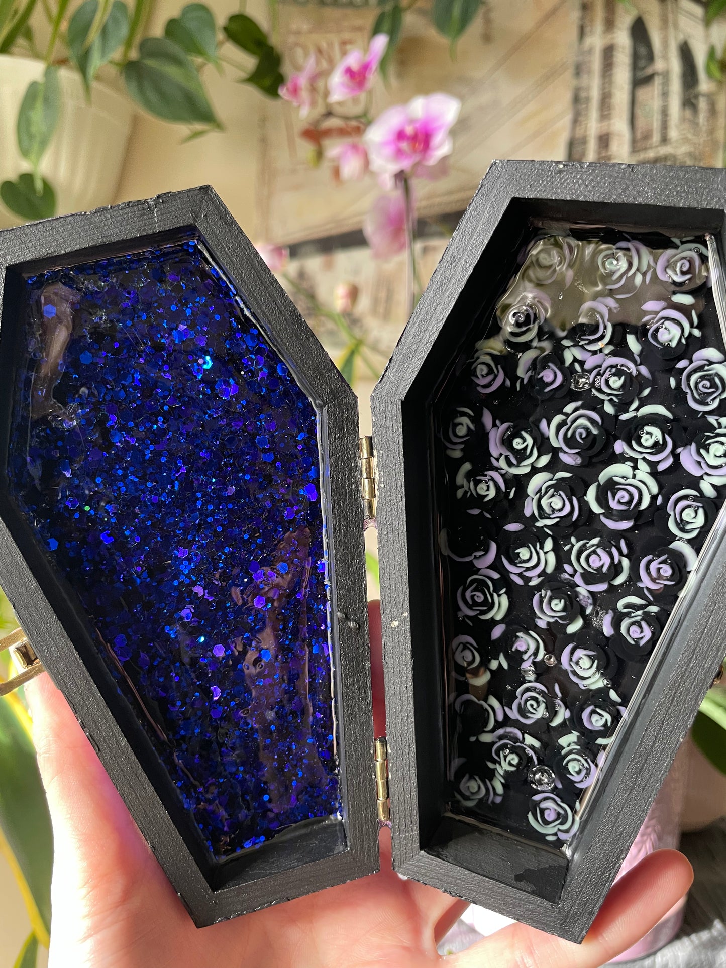 Bed of roses coffins