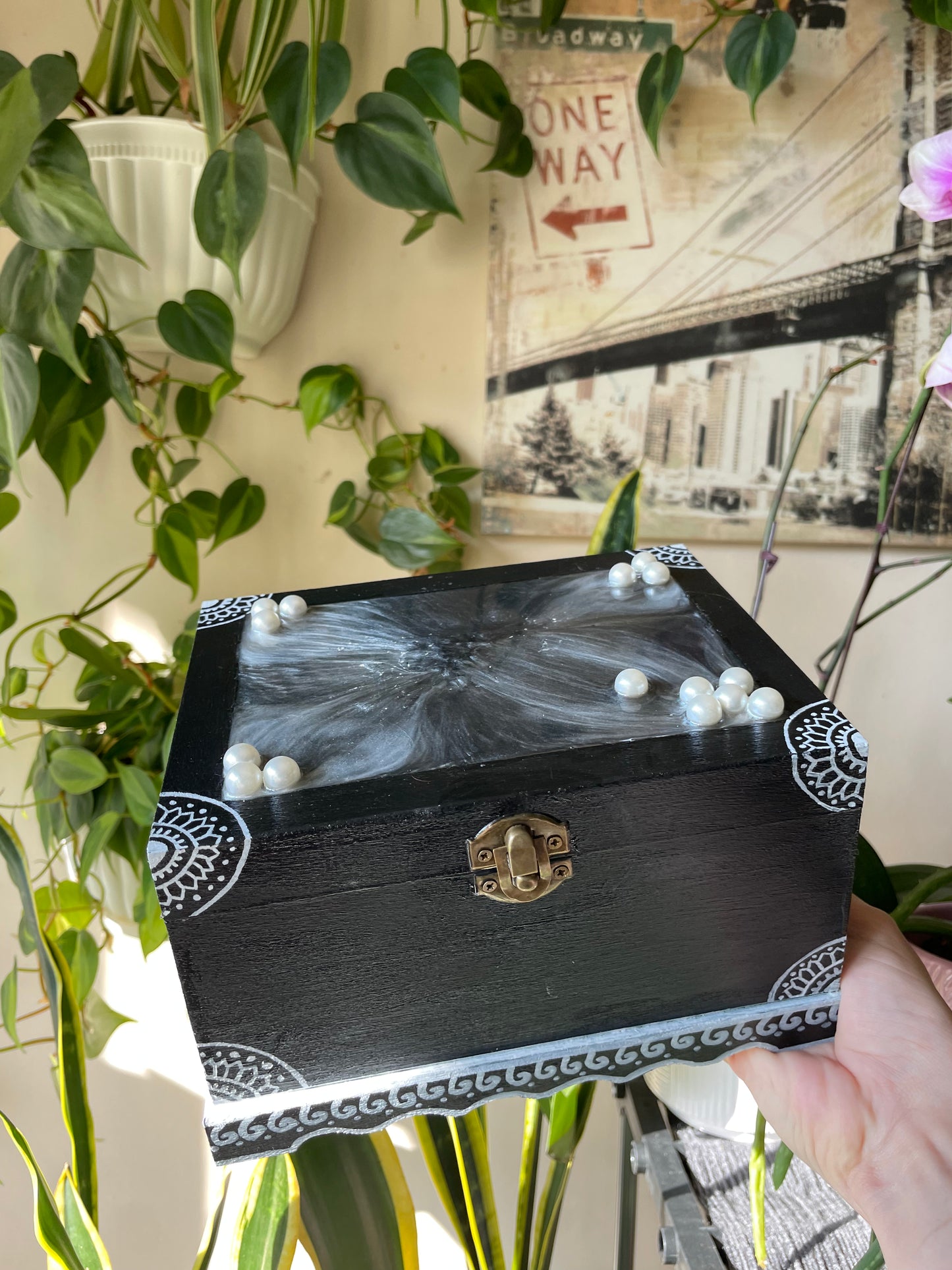 Melted pearls jewelry box