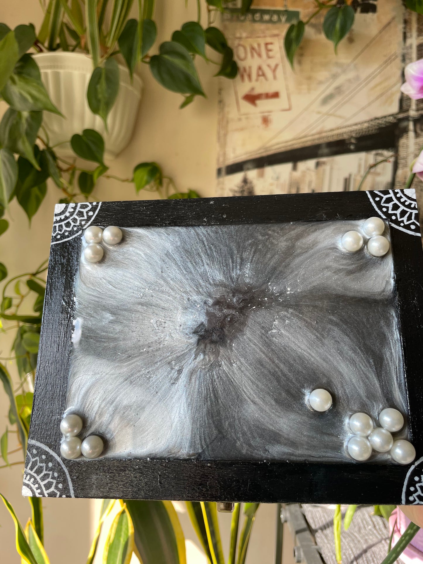 Melted pearls jewelry box