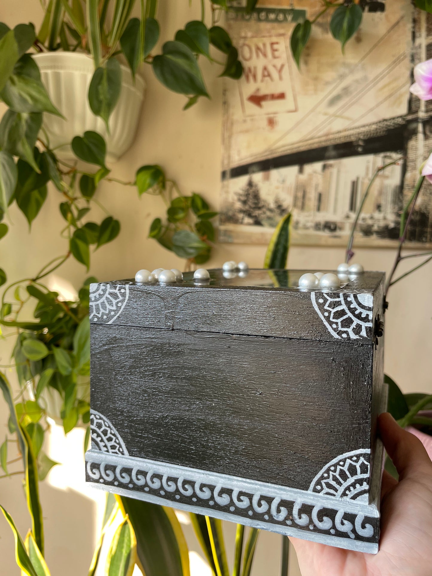 Melted pearls jewelry box