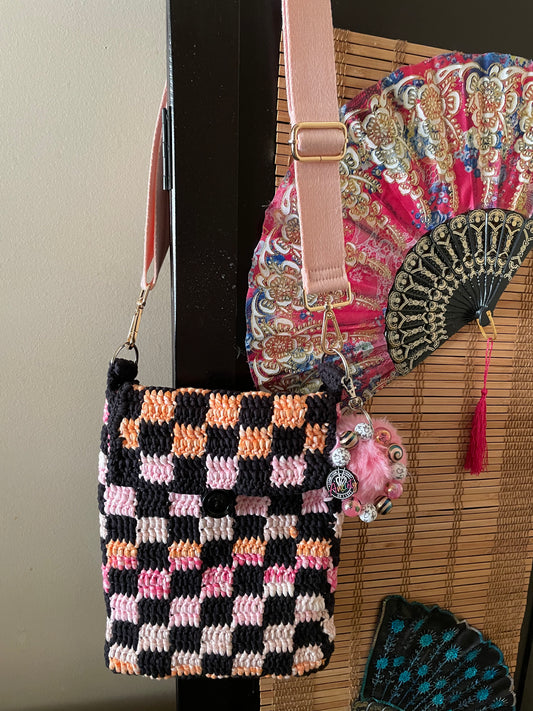 “Check you out” cross body bag